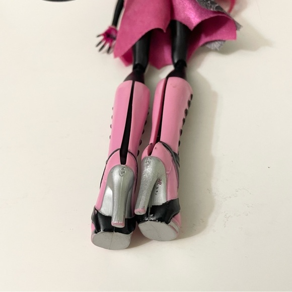 Monster High Catty Noir Doll - Picture 12 of 16